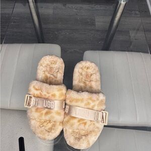 UGG Fluffita Slide Sandals – Natural / Cream